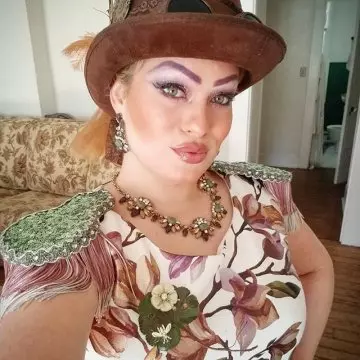 DarlingDaphne image 0